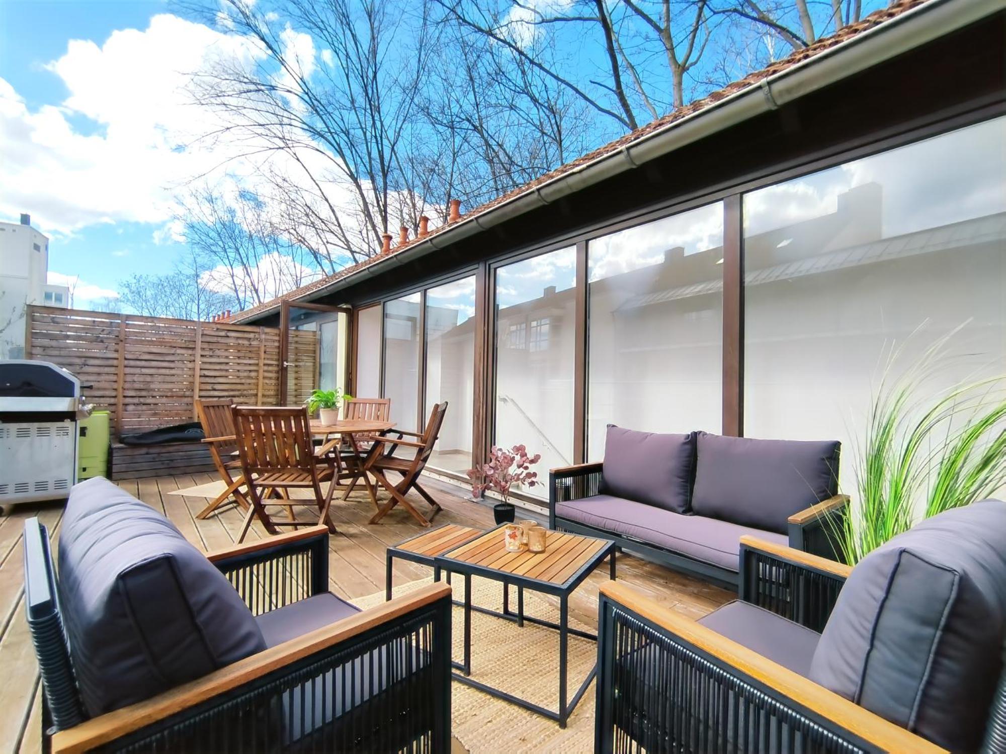 Apartment Design-apartment Fuer Bis Zu 4 Im 1 Og, Modern, Dachterrasse, Grill, Ruhige Lage, Plus, Wii, Lan Und Wlan *