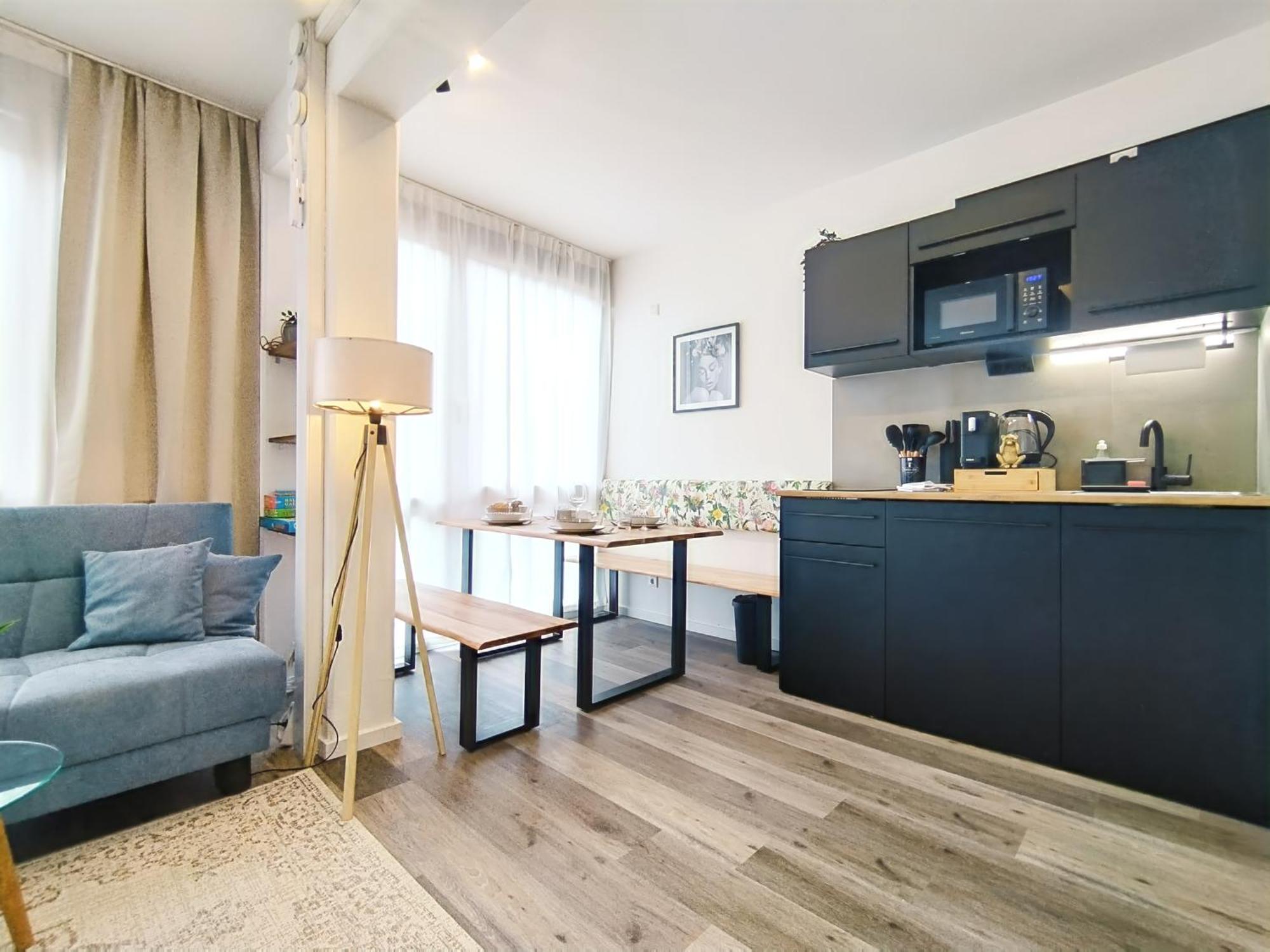 Design-apartment Fuer Bis Zu 4 Im 1 Og, Modern, Dachterrasse, Grill, Ruhige Lage, Plus, Wii, Lan Und Wlan * Nuremberg
