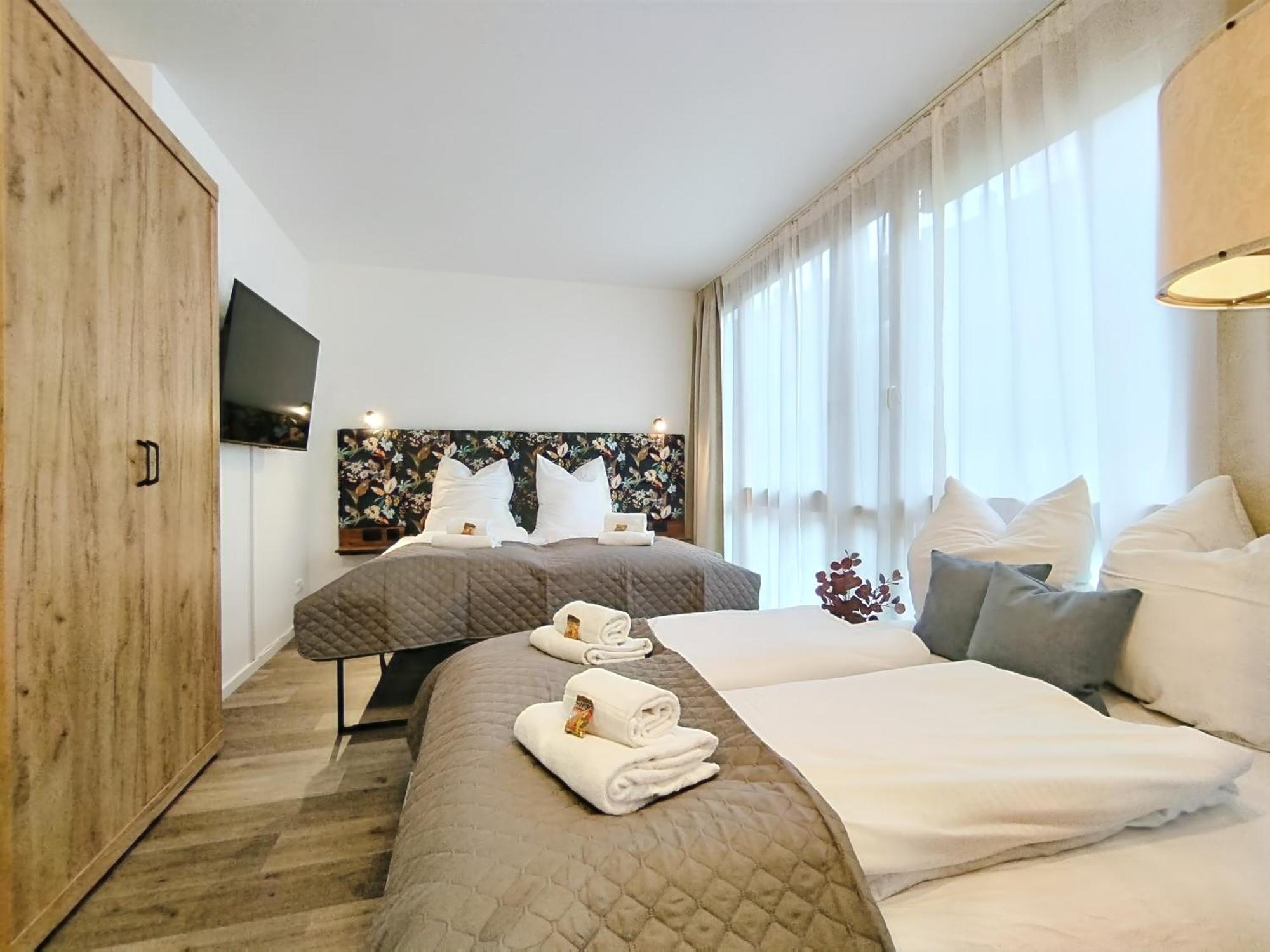 Design-apartment Fuer Bis Zu 4 Im 1 Og, Modern, Dachterrasse, Grill, Ruhige Lage, Plus, Wii, Lan Und Wlan Apartment Nuremberg
