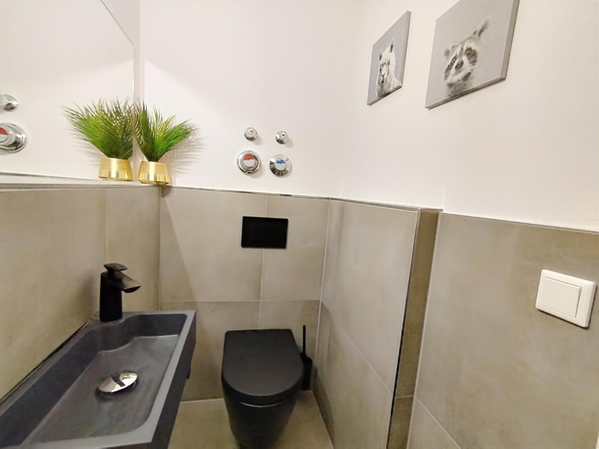 Design-apartment Fuer Bis Zu 4 Im 1 Og, Modern, Dachterrasse, Grill, Ruhige Lage, Plus, Wii, Lan Und Wlan Nuremberg